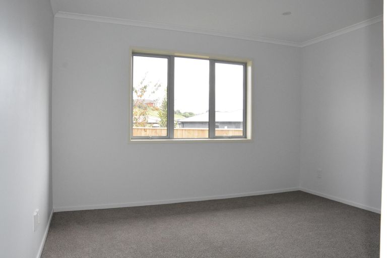 Photo of property in 1 Totarahoe Lane, Whalers Gate, New Plymouth, 4310