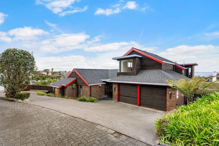 Photo of property in 22 Calypso Place, Rothesay Bay, Auckland, 0630