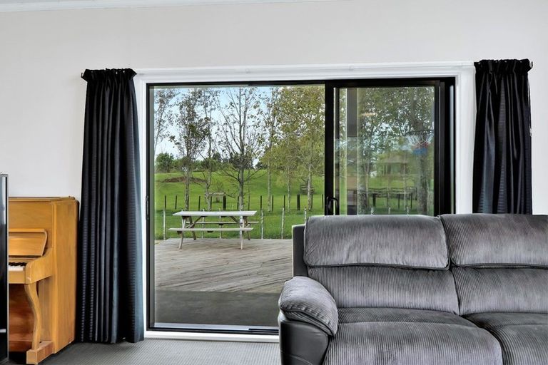 Photo of property in 10 Karaka Street, Inglewood, 4330