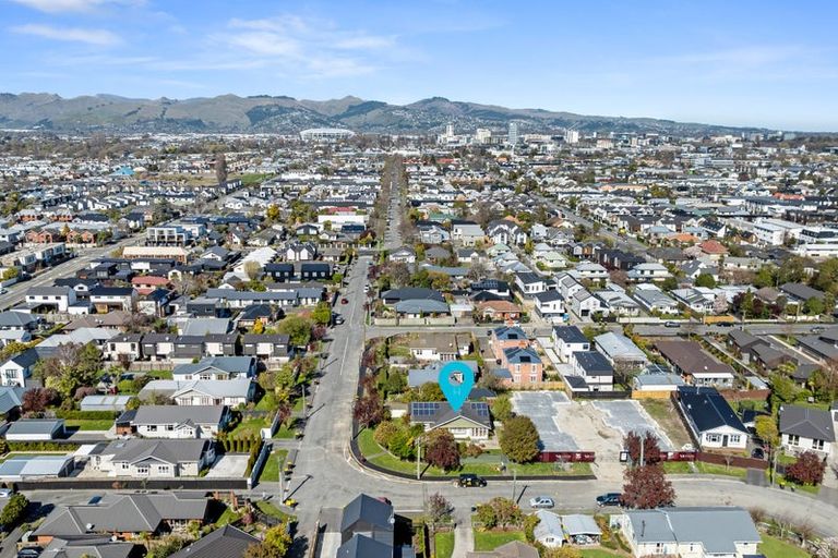 Photo of property in 35 Lindsay Street, St Albans, Christchurch, 8014