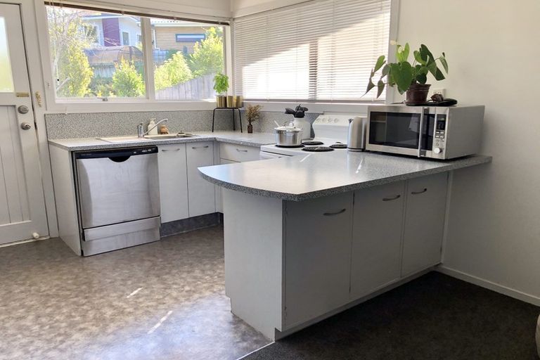 Photo of property in 2/108 Canongate Street, Birkdale, Auckland, 0626