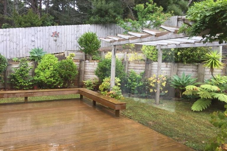 Photo of property in 60 Harrowglen Drive, Northcross, Auckland, 0630