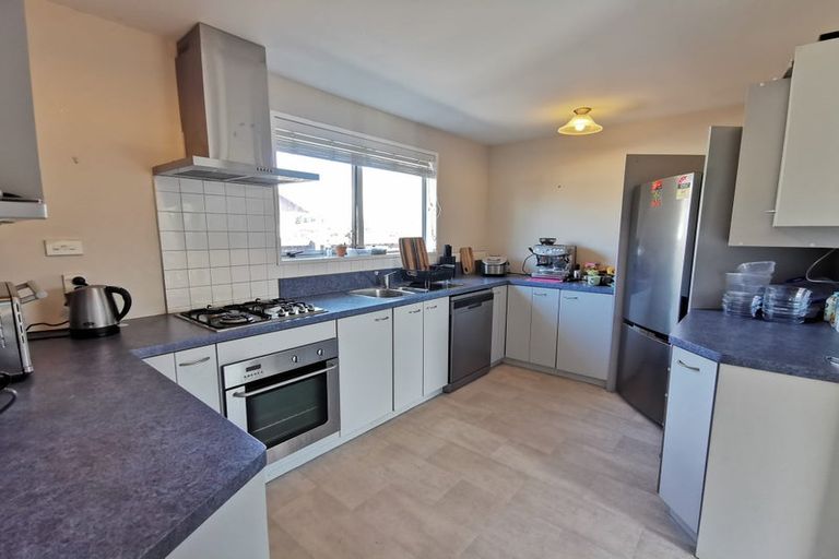 Photo of property in 19 Te Maru Place, Redwood, Christchurch, 8051