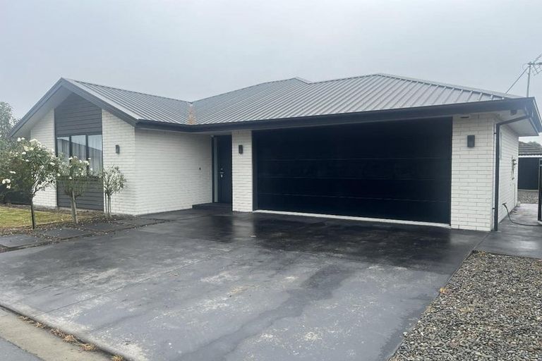 Photo of property in 4 Schofield Lane, Hornby, Christchurch, 8025