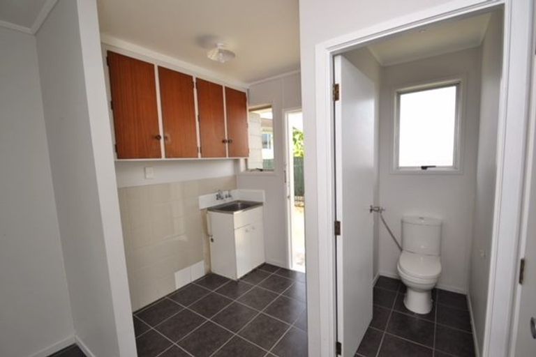 Photo of property in 17 Sabot Place, Massey, Auckland, 0614