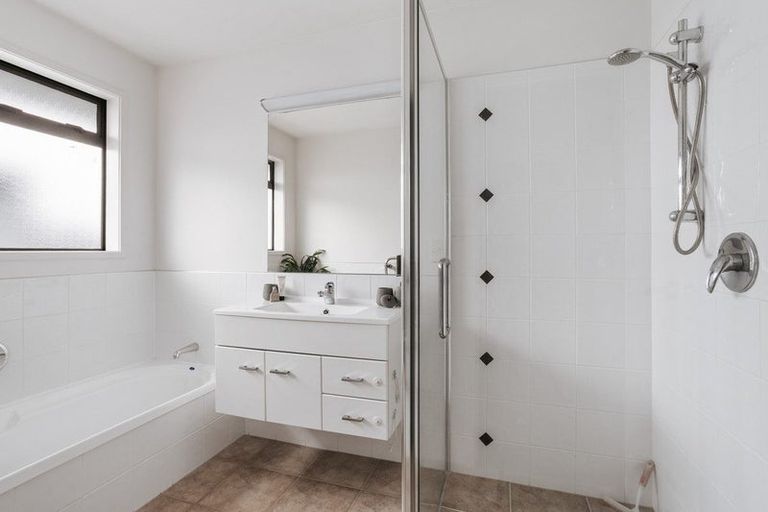 Photo of property in 14 Glenmonarch Place, Pyes Pa, Tauranga, 3112