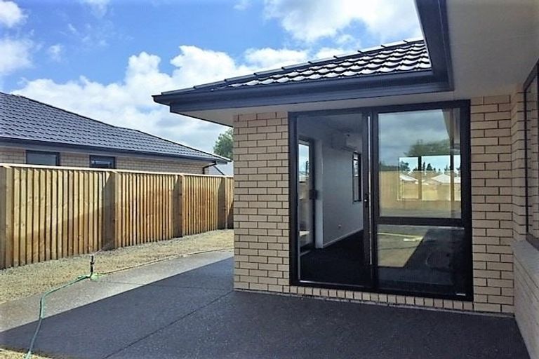 Photo of property in 23 Minerva Crescent, Woodend, 7610