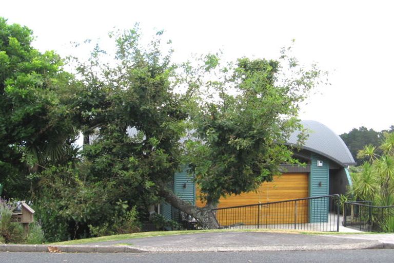 Photo of property in 2/58 Palmerston Road, Birkenhead, Auckland, 0626