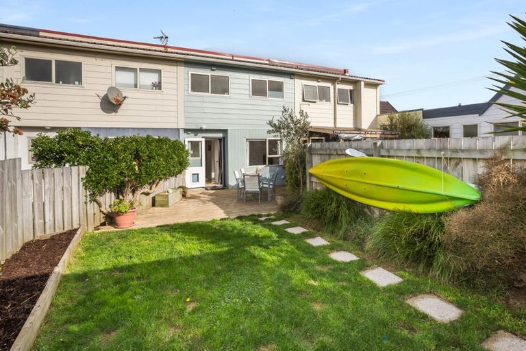 Photo of property in 4/22 Richard Street, Titahi Bay, Porirua, 5022