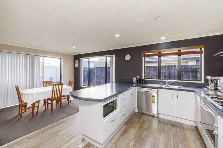 Photo of property in 23 Geneva Terrace, Kelvin Grove, Palmerston North, 4414