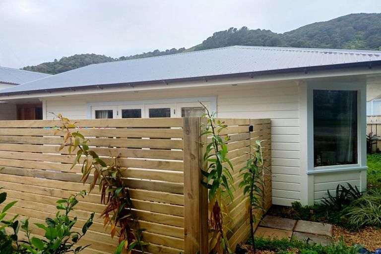 Photo of property in 12 Puriri Street, Eastbourne, Lower Hutt, 5013