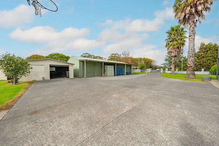 Photo of property in 6 Deacon Road, Riverhead, Kumeu, 0892