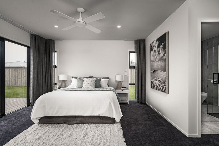 Photo of property in 16 Fantail Avenue, Carterton, 5713