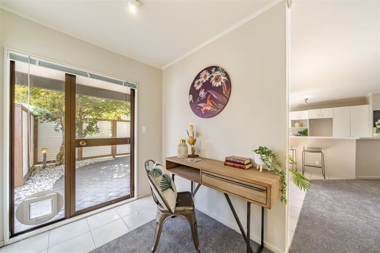 Photo of property in 92d Kamahi Street, Stokes Valley, Lower Hutt, 5019