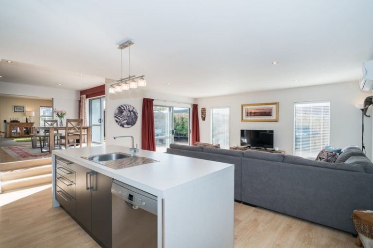 Photo of property in 14 Stonebridge Heights, Feilding, 4702