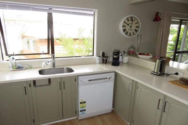 Photo of property in 7 Duggan Place, Johnsonville, Wellington, 6037