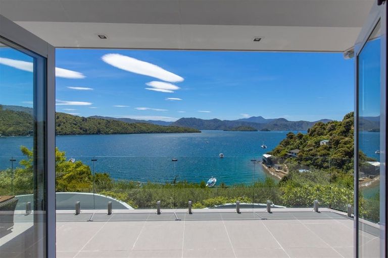 Photo of property in 2 Marina View Estate, Waikawa, Picton, 7281