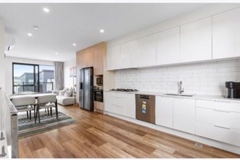 Photo of property in 36 Pohewa Road, Silverdale, 0932