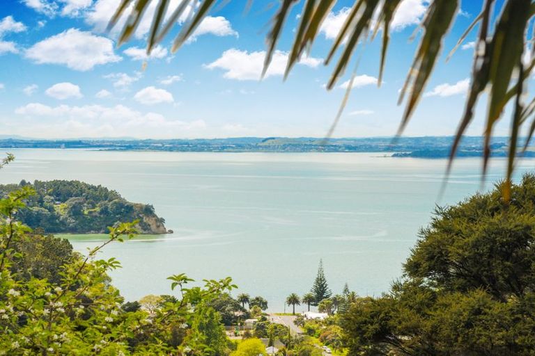 Photo of property in 137 Victory Road, Laingholm, Auckland, 0604