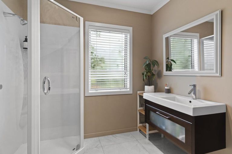 Photo of property in 28 Cotter Street, Greytown, 5712