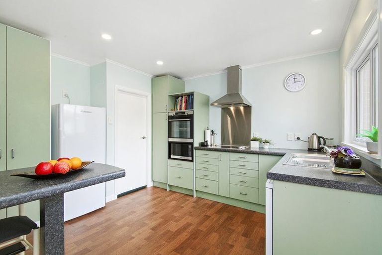 Photo of property in 5 Surrey Street, Tawa, Wellington, 5028