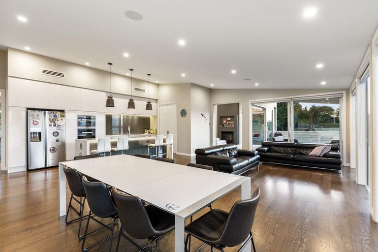 Photo of property in 4 Rangitoto View Road, Cockle Bay, Auckland, 2014