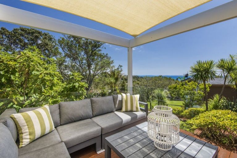 Photo of property in 120 Aberdeen Road, Campbells Bay, Auckland, 0620