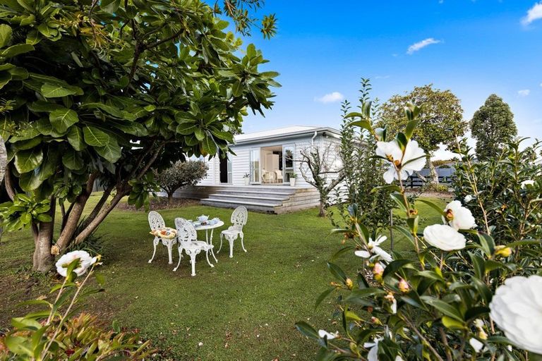 Photo of property in 233a Point Wells Road, Point Wells, 0986