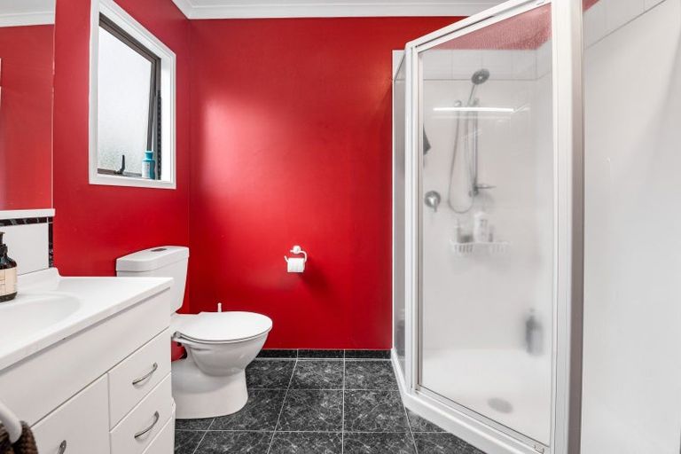 Photo of property in 20b Grand Vue Road, Kawaha Point, Rotorua, 3010