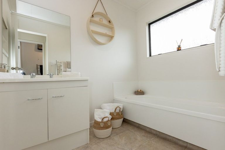 Photo of property in 23 Breadalbane Road, Havelock North, 4130