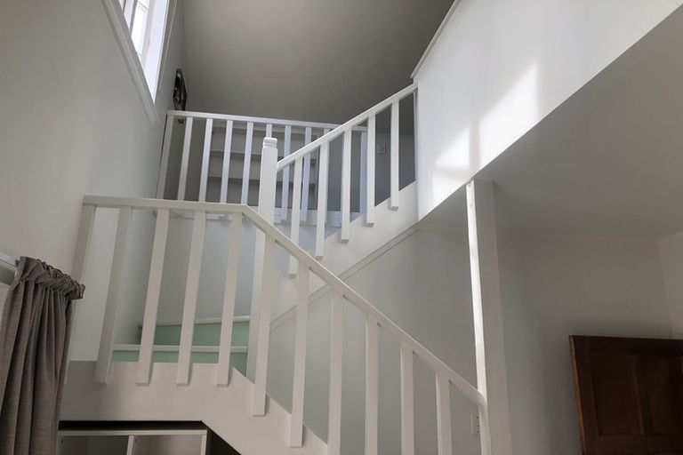 Photo of property in 2/18 Reid Road, New Lynn, Auckland, 0600