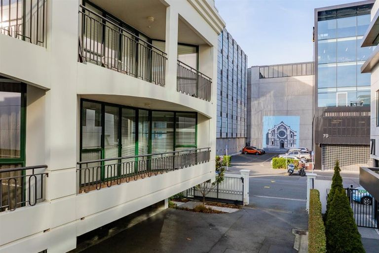 Photo of property in Regent Courts, 2/75 Gloucester Street, Christchurch Central, Christchurch, 8013
