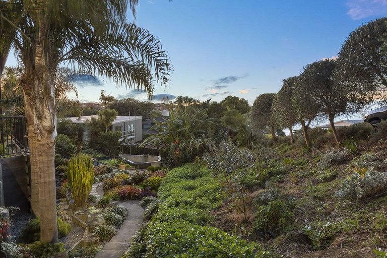 Photo of property in 4 Rangitoto View Road, Cockle Bay, Auckland, 2014