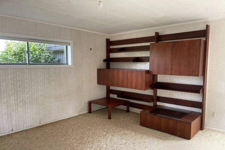 Photo of property in 11 Tyrian Close, Half Moon Bay, Auckland, 2012