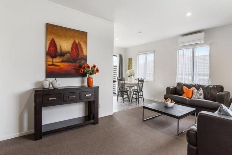 Photo of property in 5 Dulwich Place, Burswood, Auckland, 2013