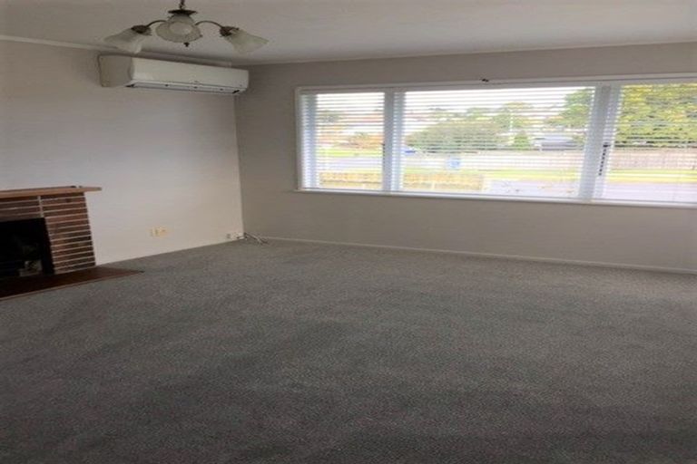 Photo of property in 22 Gossamer Drive, Pakuranga Heights, Auckland, 2010