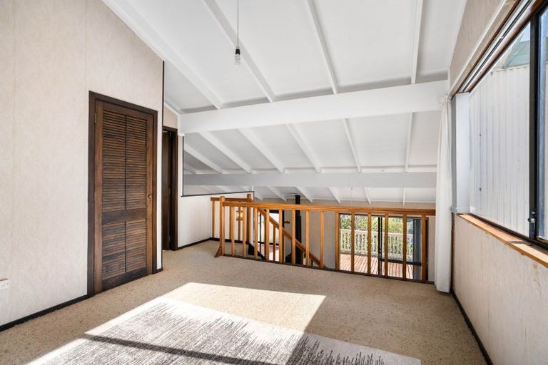 Photo of property in 104 Titiro Place, Onemana, Whangamata, 3691