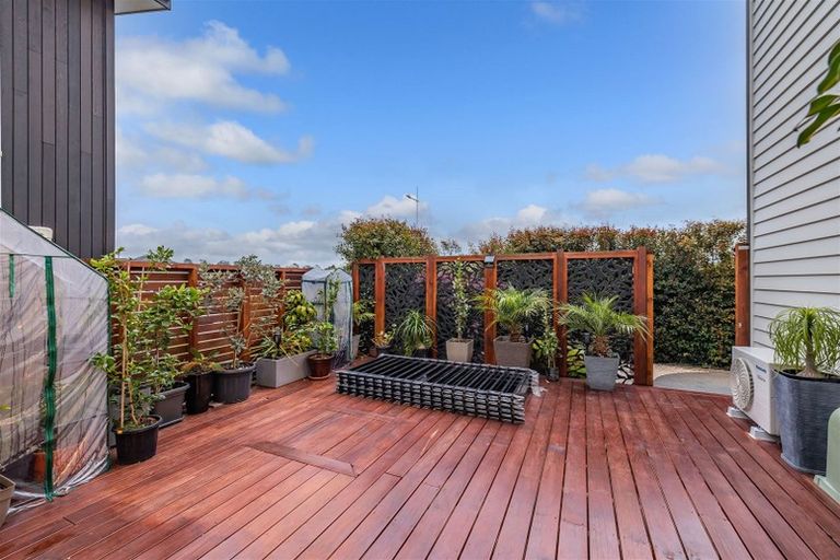 Photo of property in 14 Windlass Street, Long Bay, Auckland, 0630