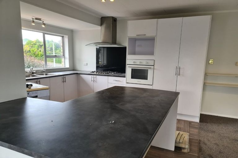 Photo of property in 94 Omata Road, Marfell, New Plymouth, 4310