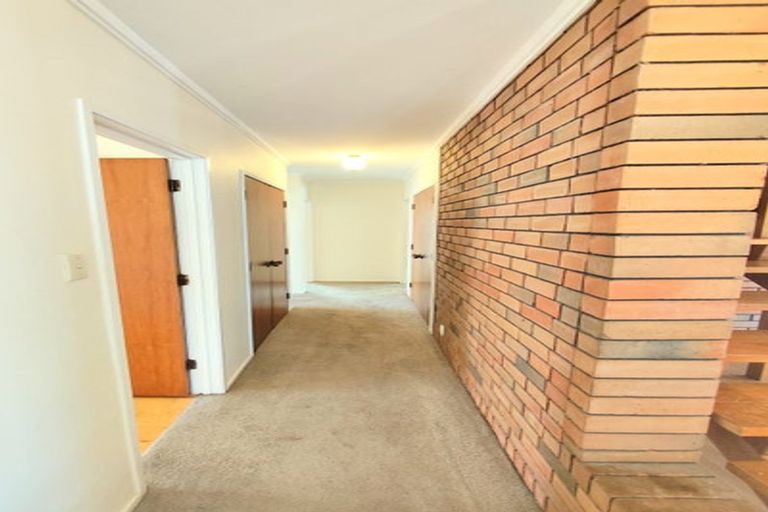 Photo of property in 56 Archibald Road, Kelston, Auckland, 0602