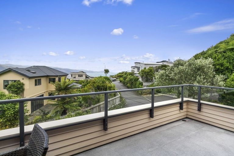 Photo of property in 14 Arahiwi Grove, Tirohanga, Lower Hutt, 5010