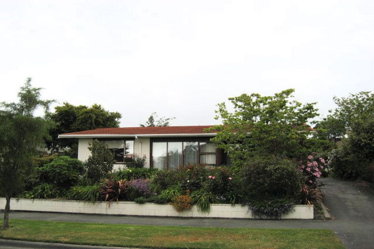 Photo of property in 19 Highland Place, Avonhead, Christchurch, 8042