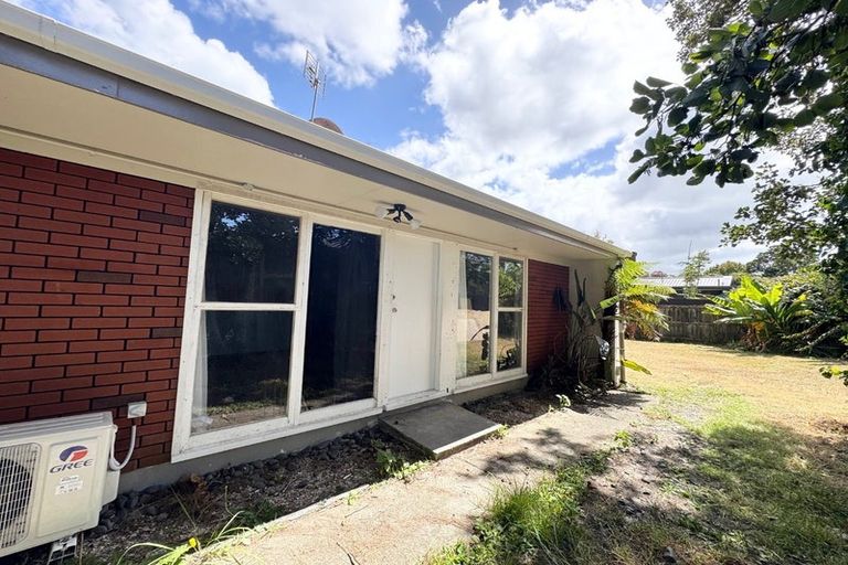 Photo of property in 2/17 Glengarry Road, Glen Eden, Auckland, 0602