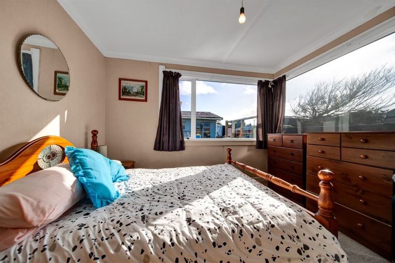 Photo of property in 10 Oxford Street, Patea, 4520