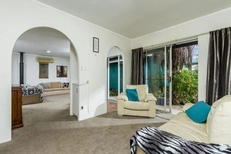 Photo of property in 40 Stapleford Crescent, Browns Bay, Auckland, 0630