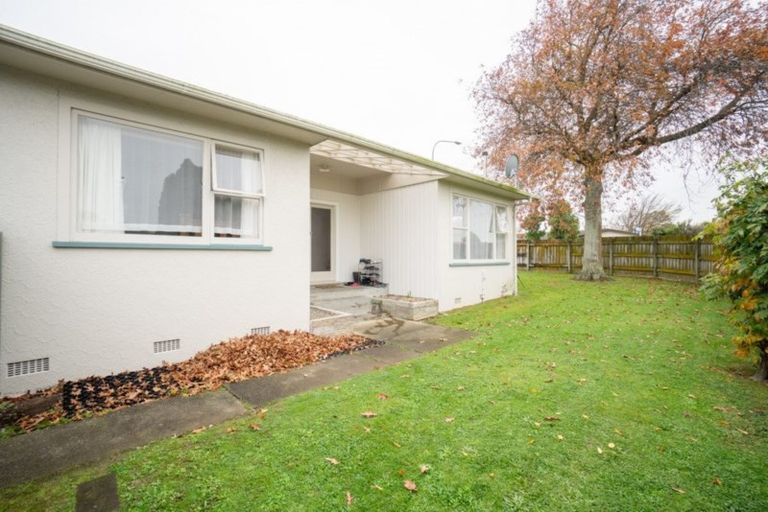 Photo of property in 2 Hartley Place, Awapuni, Palmerston North, 4412
