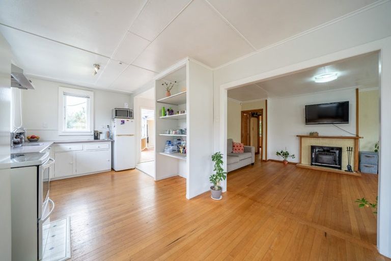 Photo of property in 83 Brandon Street, Featherston, 5710