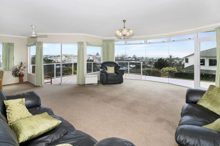 Photo of property in 16d Burns Street, Westown, New Plymouth, 4310