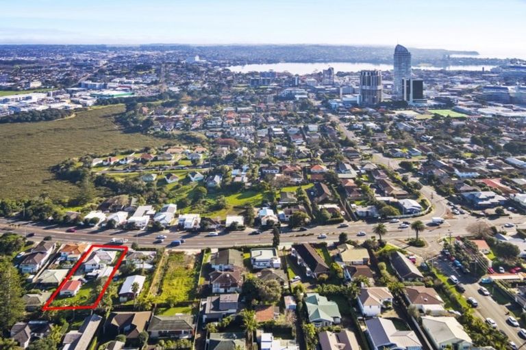 Photo of property in 38 Esmonde Road, Takapuna, Auckland, 0622