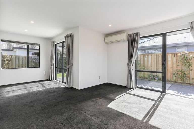 Photo of property in 52 Mahlet Street, Northwood, Christchurch, 8051
